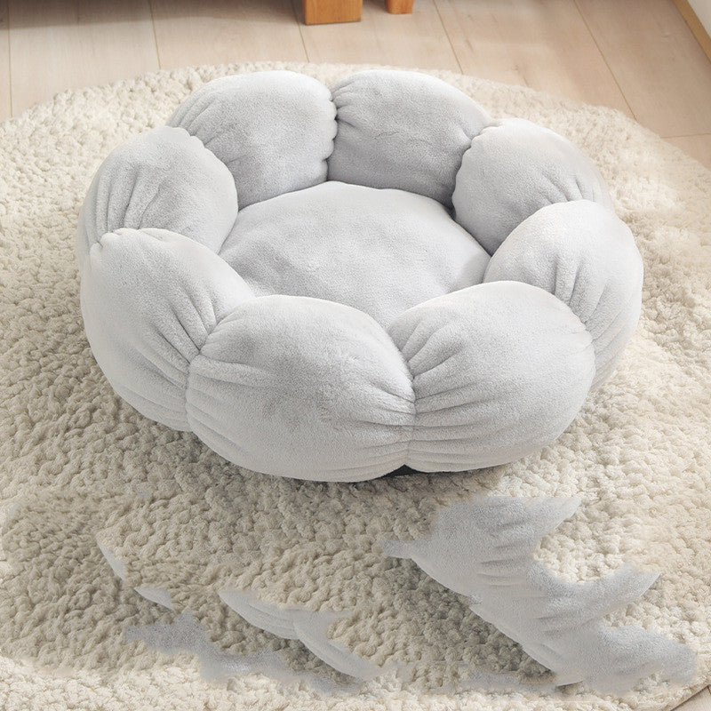 Blossom Haven: Soft Flower-Shaped Pet Bed & Blanket for Dogs and Cats