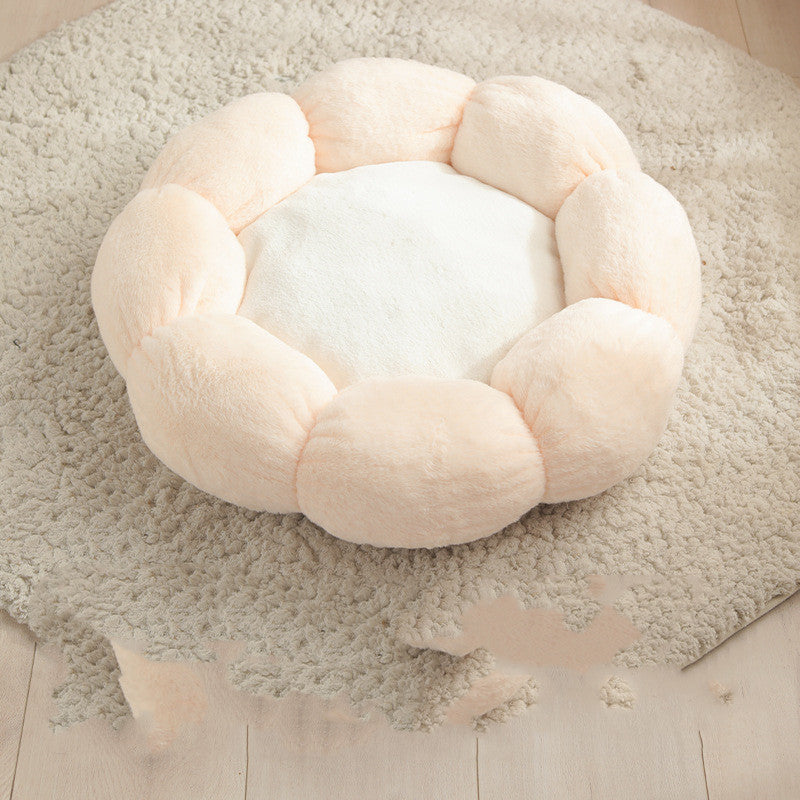 Blossom Haven: Soft Flower-Shaped Pet Bed & Blanket for Dogs and Cats