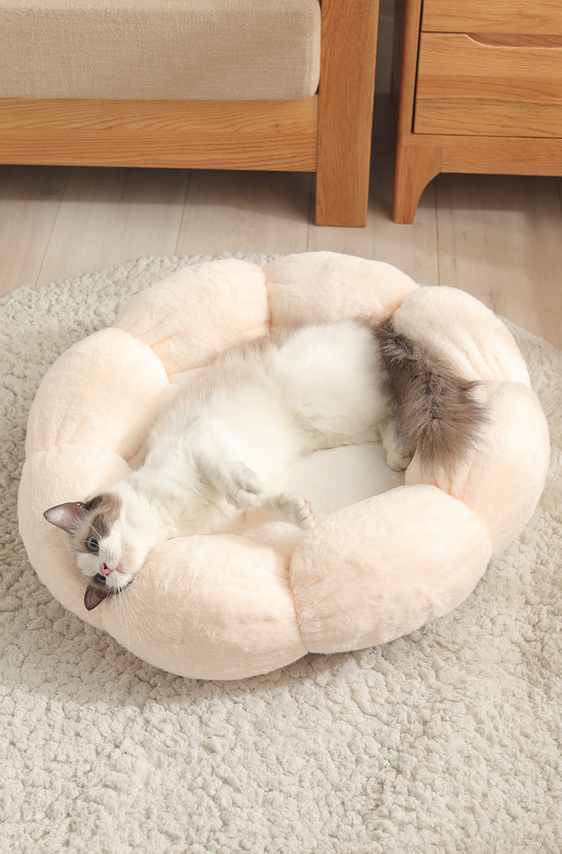 Blossom Haven: Soft Flower-Shaped Pet Bed & Blanket for Dogs and Cats